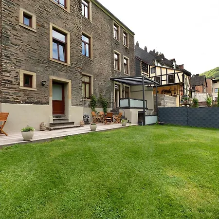 Alte Stadtvilla Am Weinberg 2 Апартаменты *