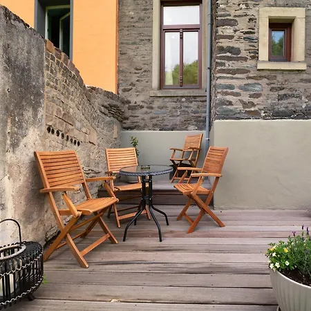 Апартаменты Alte Stadtvilla Am Weinberg 2 Трабен-Трарбах