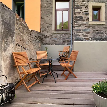 Apartment Alte Stadtvilla Am Weinberg 2 *