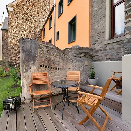 Apartment Alte Stadtvilla Am Weinberg 2 *