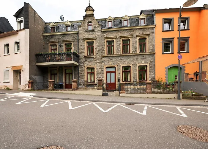 Alte Stadtvilla Am Weinberg 2 Апартаменты *