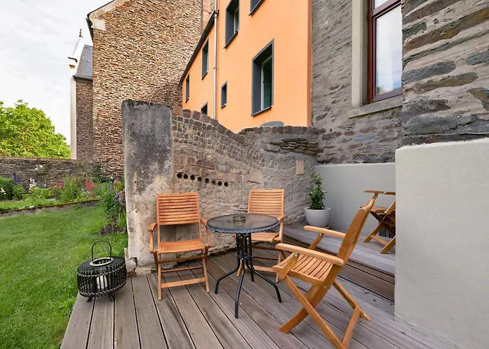 アパート Alte Stadtvilla Am Weinberg 2 トラーベン・トラールバッハ