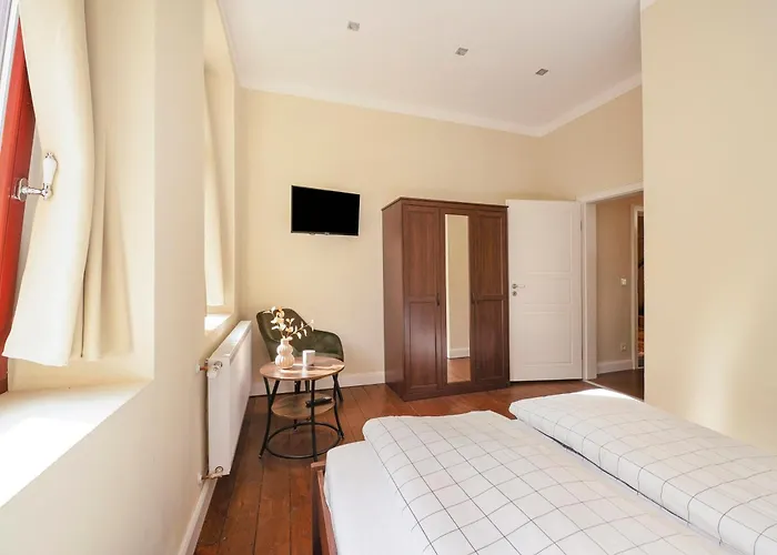 Alte Stadtvilla Am Weinberg 2 アパート