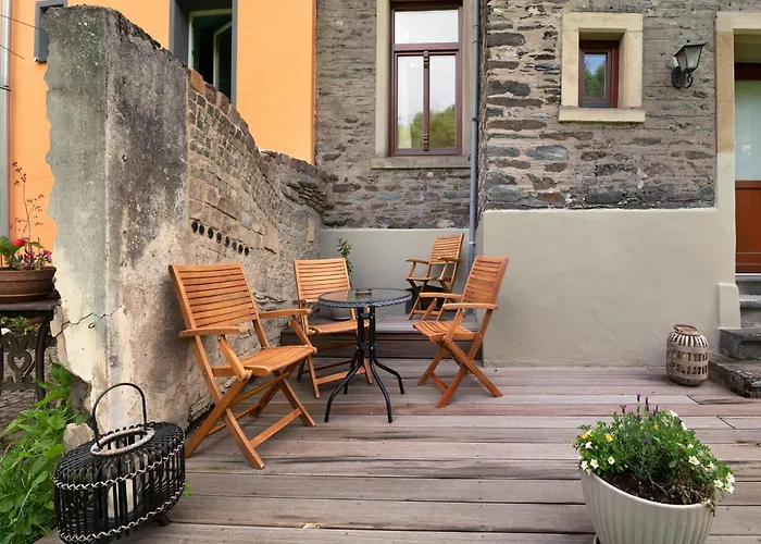 アパート Alte Stadtvilla Am Weinberg 2 トラーベン・トラールバッハ